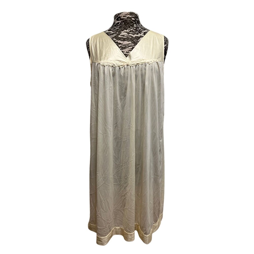 Vintage Vanity Fair Nightgown Romantic Pinup Retro Flowy Sleeveless White L